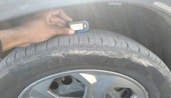 2022 Maruti BREZZA VXI SMART HYBRID, Petrol, Manual, 1,08,352 km, tyre