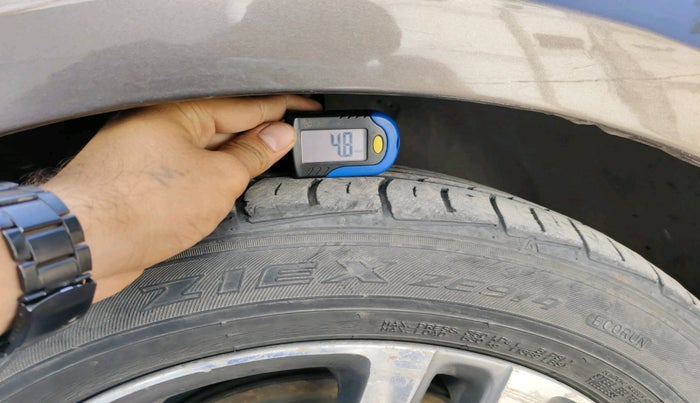 2014 Volkswagen Jetta TRENDLINE TDI, Diesel, Manual, 1,24,618 km, tyre