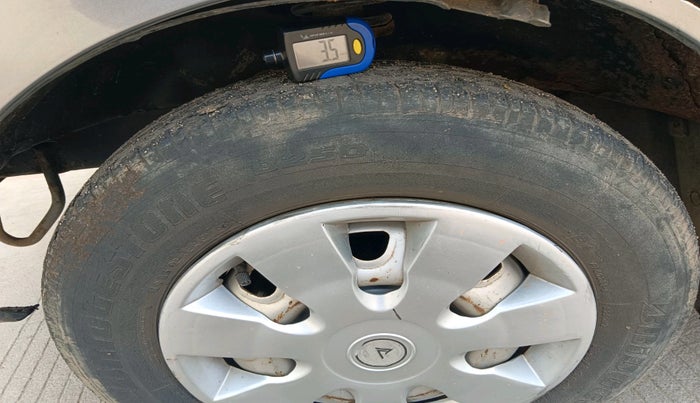 2015 Maruti Eeco 5 STR WITH A/C+HTR, Petrol, Manual, 45,128 km, tyre