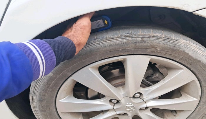 2013 Hyundai Verna FLUIDIC 1.6 CRDI SX, Diesel, Manual, 1,28,893 km, tyre