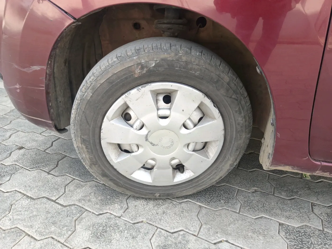 2011 Maruti Wagon R 1.0 LXI CNG, CNG, Manual, 75,000 km, tyre