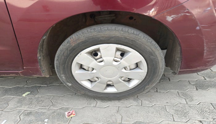 2011 Maruti Wagon R 1.0 LXI CNG, Petrol, Manual, 72,190 km, tyre