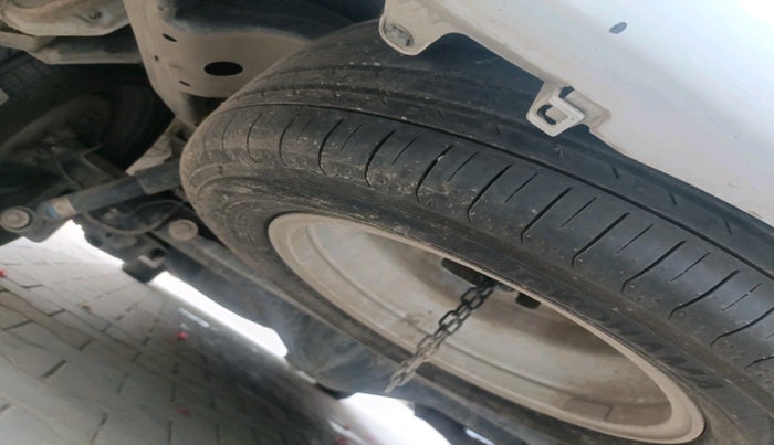 2024 Toyota Innova Crysta 2.4 GX 8STR, Diesel, Manual, 68,454 km, tyre