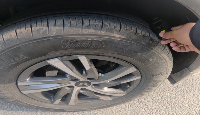 2024 Mahindra XUV700 AX 5 P MT 5 STR, Petrol, Manual, 31,787 km, tyre