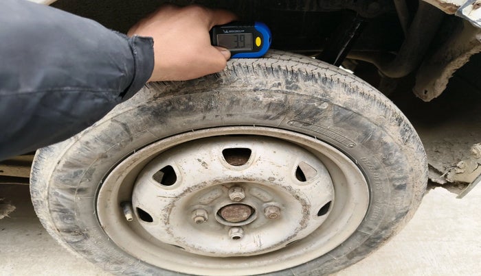 2011 Maruti Wagon R 1.0 LXI, Petrol, Manual, 84,541 km, tyre