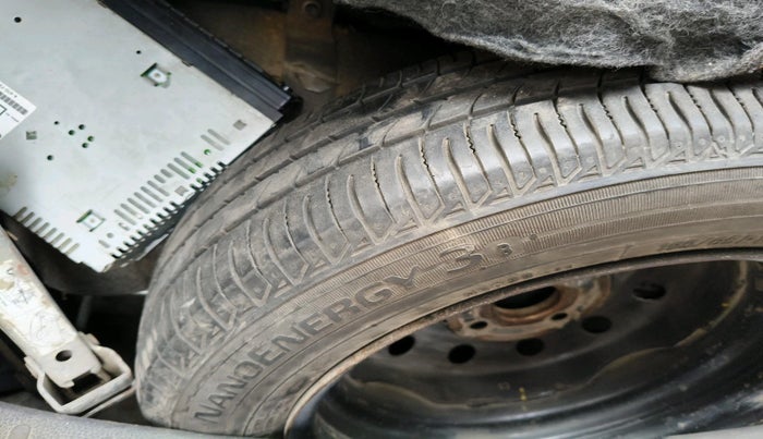 2011 Maruti Wagon R 1.0 LXI, Petrol, Manual, 84,541 km, tyre