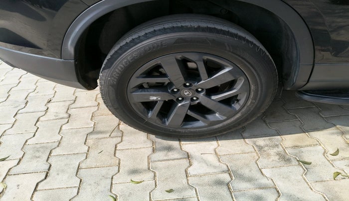 2023 Tata Safari XTA PLUS DARK EDITION, Diesel, Automatic, 69,436 km, tyre