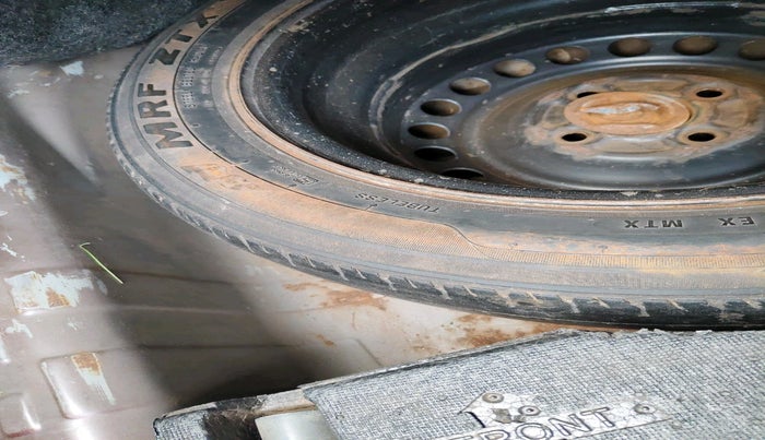 2014 Honda Amaze 1.5L I-DTEC S, Diesel, Manual, 1,09,316 km, tyre