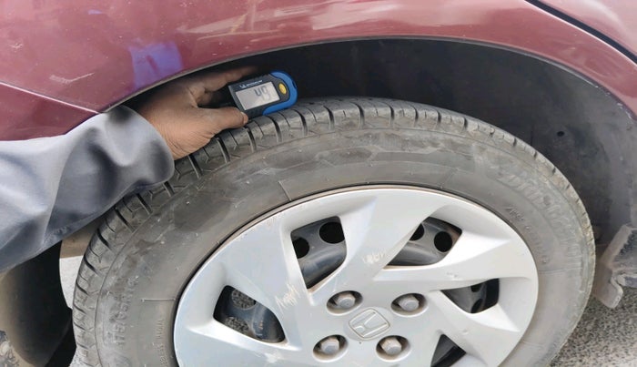 2014 Honda Amaze 1.5L I-DTEC S, Diesel, Manual, 1,09,316 km, tyre