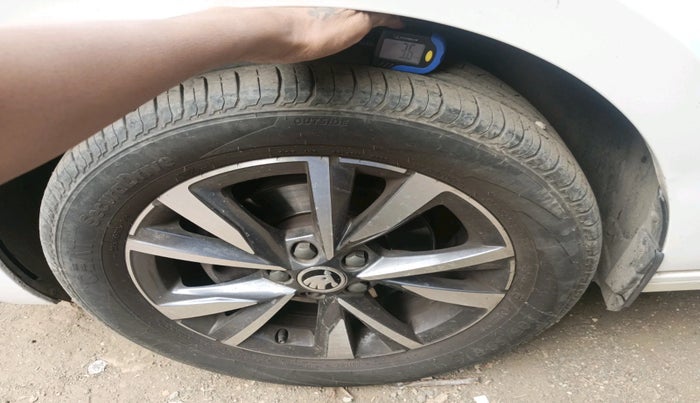 2023 Skoda SLAVIA STYLE 1.0L TSI AT, Petrol, Automatic, 37,946 km, tyre