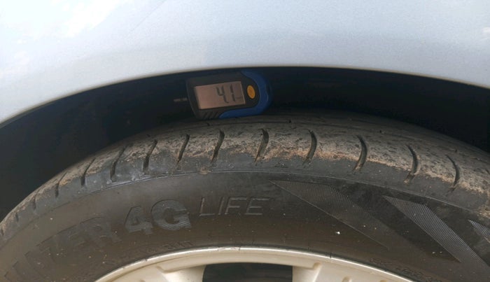 2012 Chevrolet Beat LT PETROL, Petrol, Manual, 46,155 km, tyre