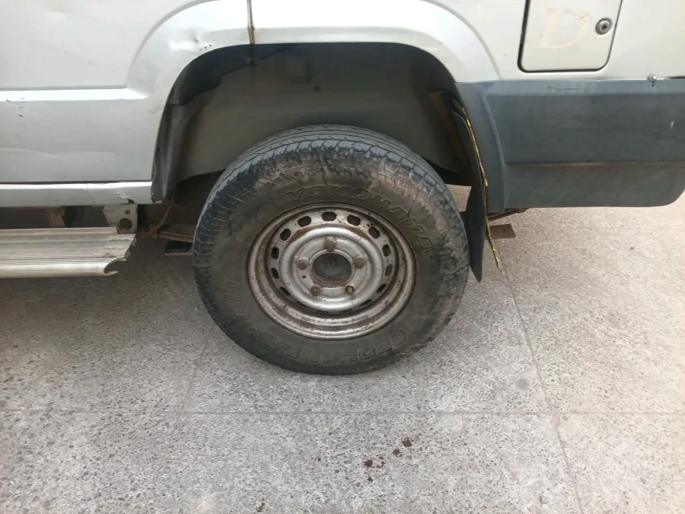 2010 Tata Sumo VICTA DI LX, Diesel, Manual, 1,73,420 km, tyre