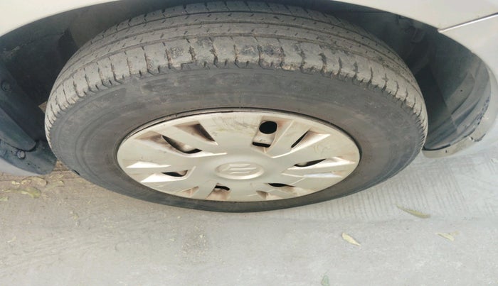 2012 Maruti Swift LXI, Petrol, Manual, 85,476 km, tyre