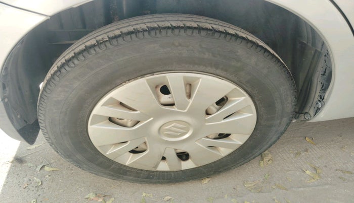 2012 Maruti Swift LXI, Petrol, Manual, 85,476 km, tyre