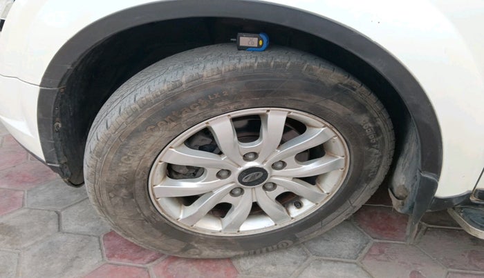 2017 Mahindra XUV500 W10 AT 1.99, Diesel, Automatic, 82,125 km, tyre