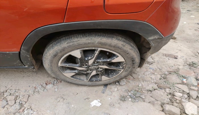 2022 Tata PUNCH ACCOMPLISHED MT, Petrol, Manual, 1,09,235 km, tyre