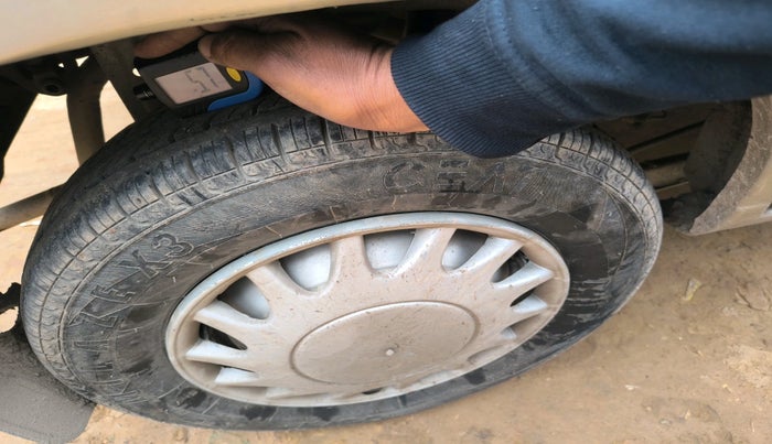 2011 Maruti Alto LXI, Petrol, Manual, 2,00,357 km, tyre