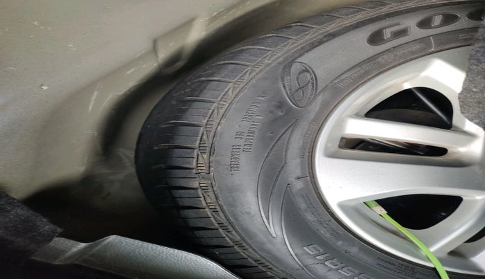 2013 Maruti Swift Dzire ZXI, Petrol, Manual, 68,591 km, tyre