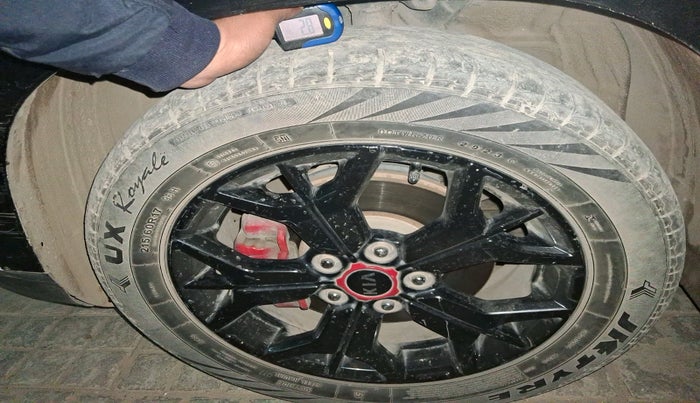 2020 KIA SELTOS GTX PLUS AT 1.5 DIESEL, Diesel, Automatic, 1,05,855 km, tyre