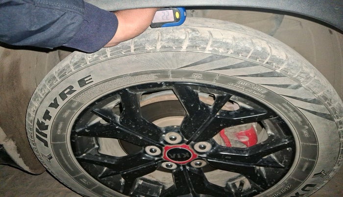 2020 KIA SELTOS GTX PLUS AT 1.5 DIESEL, Diesel, Automatic, 1,05,855 km, tyre