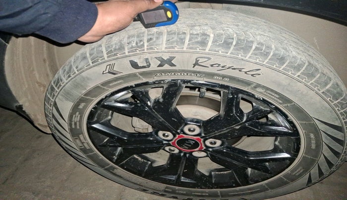 2020 KIA SELTOS GTX PLUS AT 1.5 DIESEL, Diesel, Automatic, 1,05,855 km, tyre