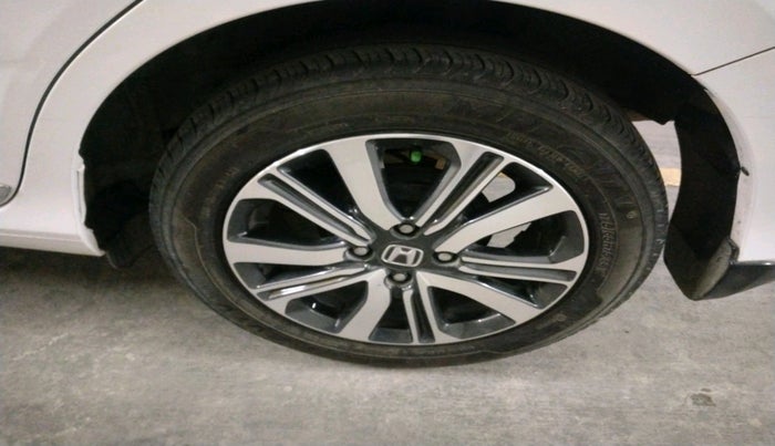 2023 Honda Amaze 1.2L I-VTEC VX CVT, Petrol, Automatic, 24,343 km, tyre