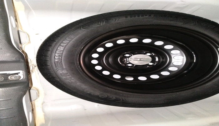 2023 Honda Amaze 1.2L I-VTEC VX CVT, Petrol, Automatic, 24,343 km, tyre