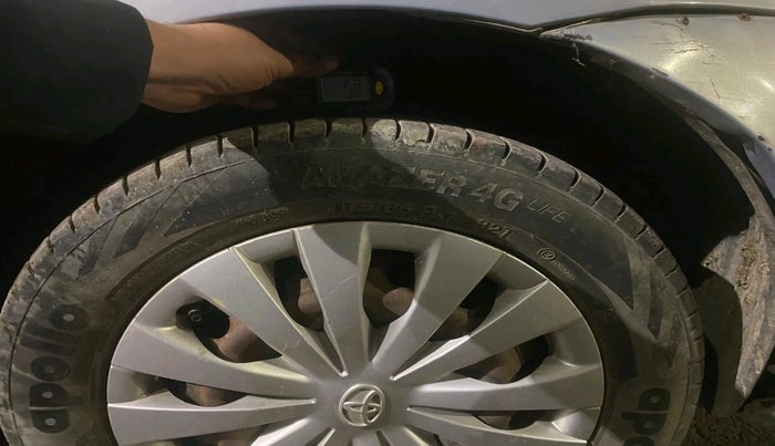 2012 Toyota Etios G, Petrol, Manual, 1,50,238 km, tyre