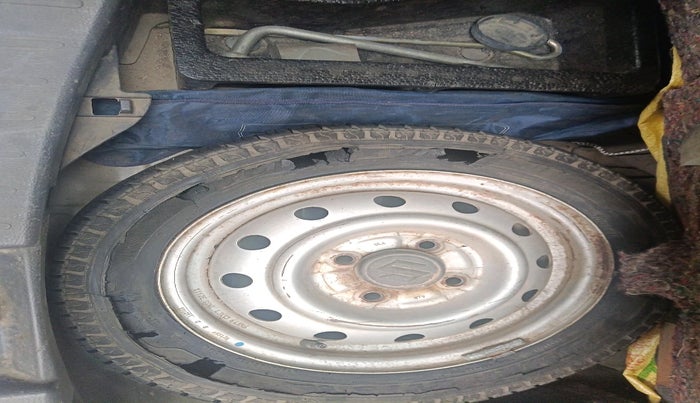 2011 Maruti Wagon R 1.0 LXI, Petrol, Manual, 27,336 km, tyre