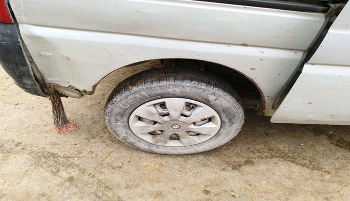 2016 Maruti Eeco 5 STR CNG WITH HTR, Petrol, Manual, 1,16,295 km, tyre