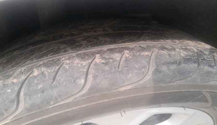 2016 Ford New Figo TREND 1.2 PETROL, Petrol, Manual, 1,12,536 km, tyre