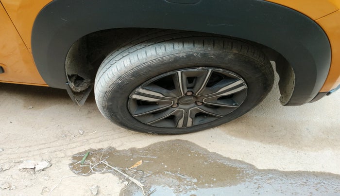 2023 Renault Kwid CLIMBER MT 1.0, Petrol, Manual, 53,974 km, tyre