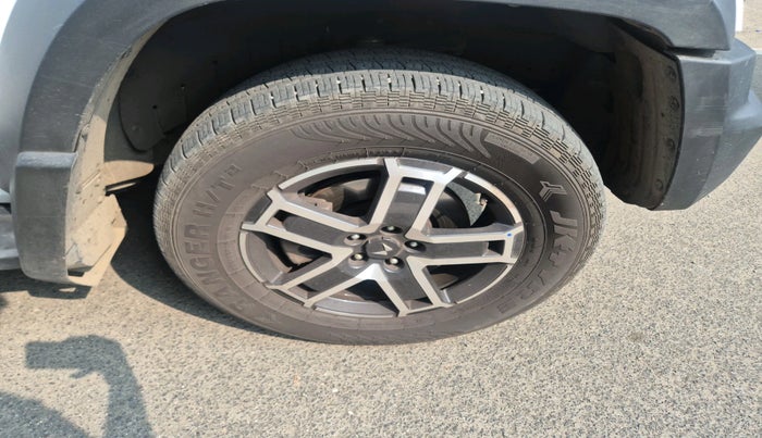 2025 Mahindra Thar Roxx AX5 L Diesel AT 2WD, Diesel, Automatic, 16,057 km, tyre