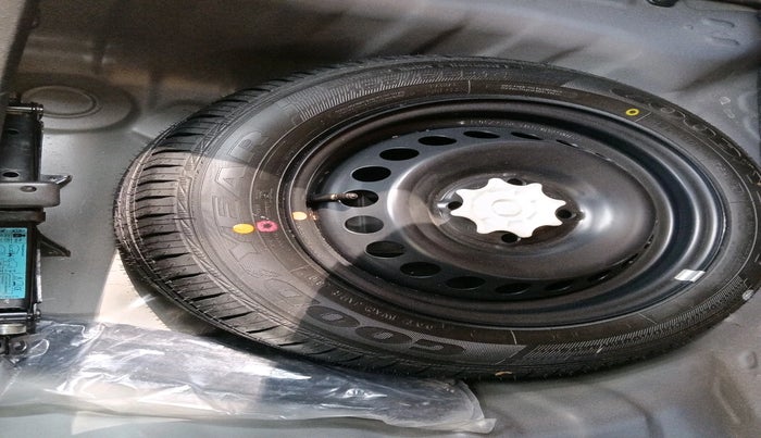 2019 Hyundai Grand i10 SPORTZ AT 1.2 KAPPA VTVT, Petrol, Automatic, 30,451 km, tyre