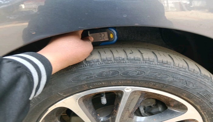 2019 Hyundai Grand i10 SPORTZ AT 1.2 KAPPA VTVT, Petrol, Automatic, 30,451 km, tyre