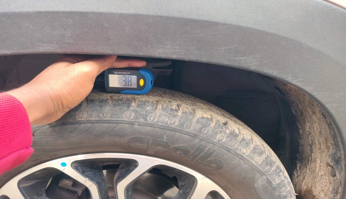 2020 Renault Kwid CLIMBER 1.0 AMT (O), Petrol, Automatic, 38,960 km, tyre