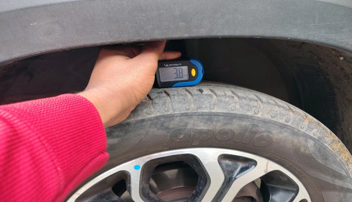 2020 Renault Kwid CLIMBER 1.0 AMT (O), Petrol, Automatic, 38,960 km, tyre