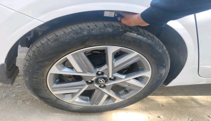 2023 Hyundai Verna SX 1.5 l MPI, Petrol, Manual, 13,090 km, tyre