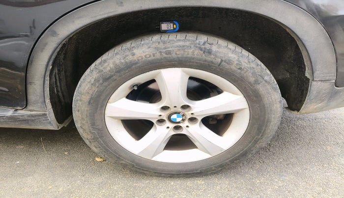 2013 BMW X5 xDrive 30d, Diesel, Automatic, 1,47,080 km, tyre