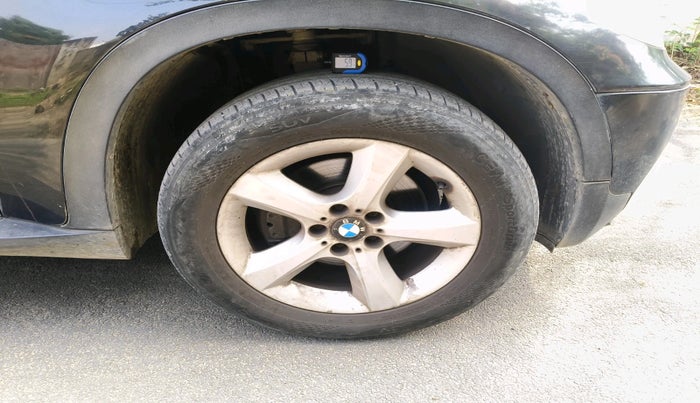 2013 BMW X5 xDrive 30d, Diesel, Automatic, 1,47,080 km, tyre