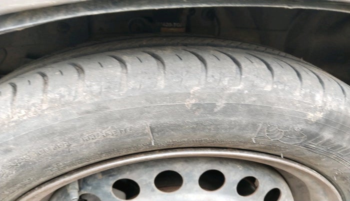 2014 Honda Amaze 1.5L I-DTEC S, Diesel, Manual, 98,919 km, tyre