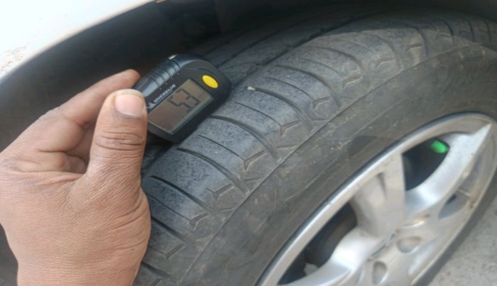 2012 Volkswagen Vento HIGHLINE DIESEL 1.6, Diesel, Manual, 1,32,490 km, tyre