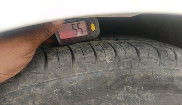 2012 Volkswagen Vento HIGHLINE DIESEL 1.6, Diesel, Manual, 1,32,490 km, tyre