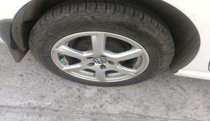 2012 Volkswagen Vento HIGHLINE DIESEL 1.6, Diesel, Manual, 1,32,490 km, tyre