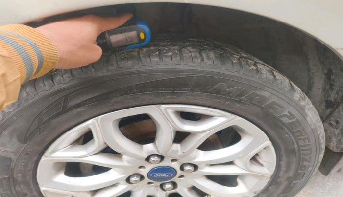 2016 Ford Ecosport TITANIUM 1.5L PETROL, Petrol, Manual, 1,07,469 km, tyre