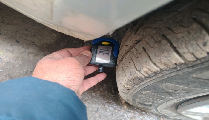 2011 Maruti Ritz LXI, Petrol, Manual, 75,000 km, tyre