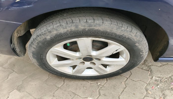 2012 Volkswagen Vento HIGHLINE DIESEL 1.6, Diesel, Manual, 47,807 km, tyre