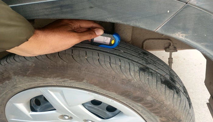 2021 Hyundai VENUE S+ 1.2, Petrol, Manual, 57,986 km, tyre