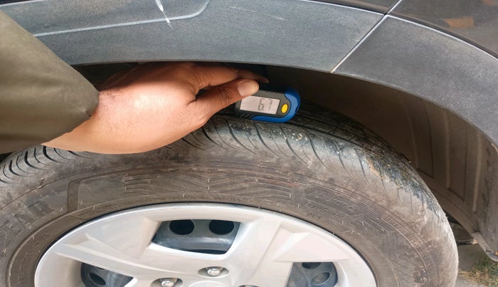 2021 Hyundai VENUE S+ 1.2, Petrol, Manual, 57,986 km, tyre