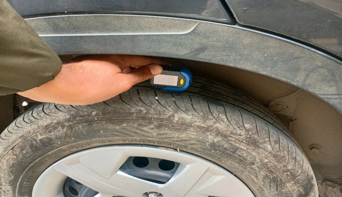 2021 Hyundai VENUE S+ 1.2, Petrol, Manual, 57,986 km, tyre